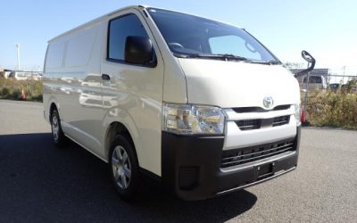 Toyota Hiace Panel Van - Exterior